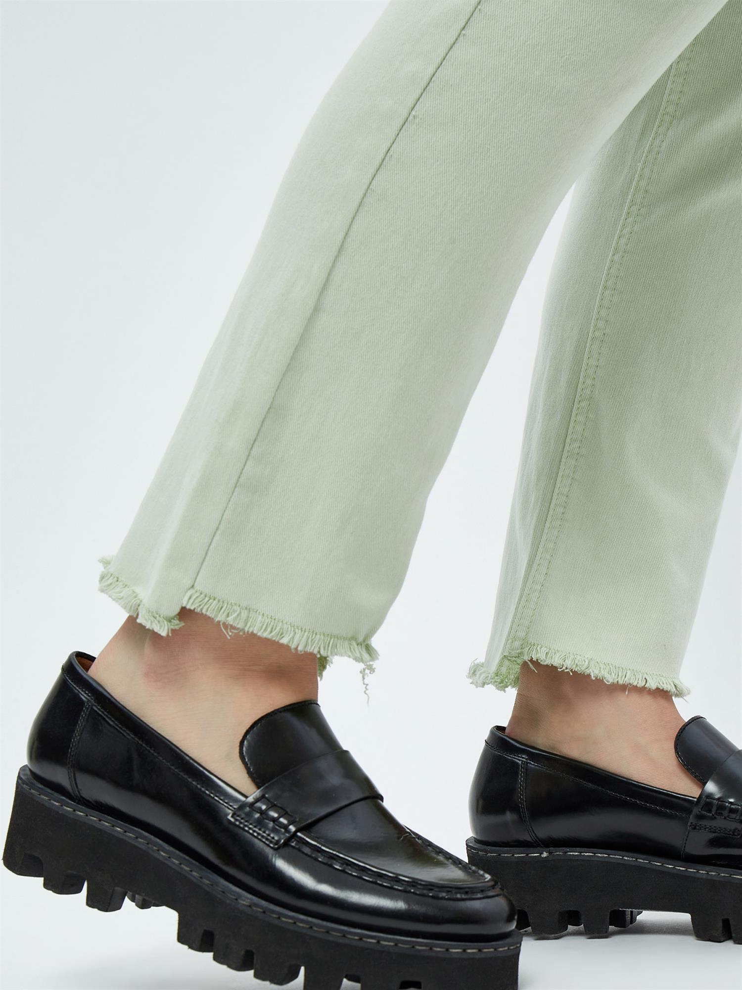 Fione Mid Waist Cropped Jeans