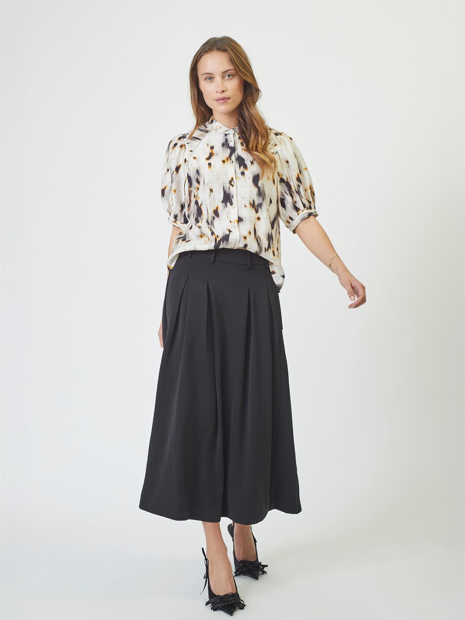 Anya pleat skirt