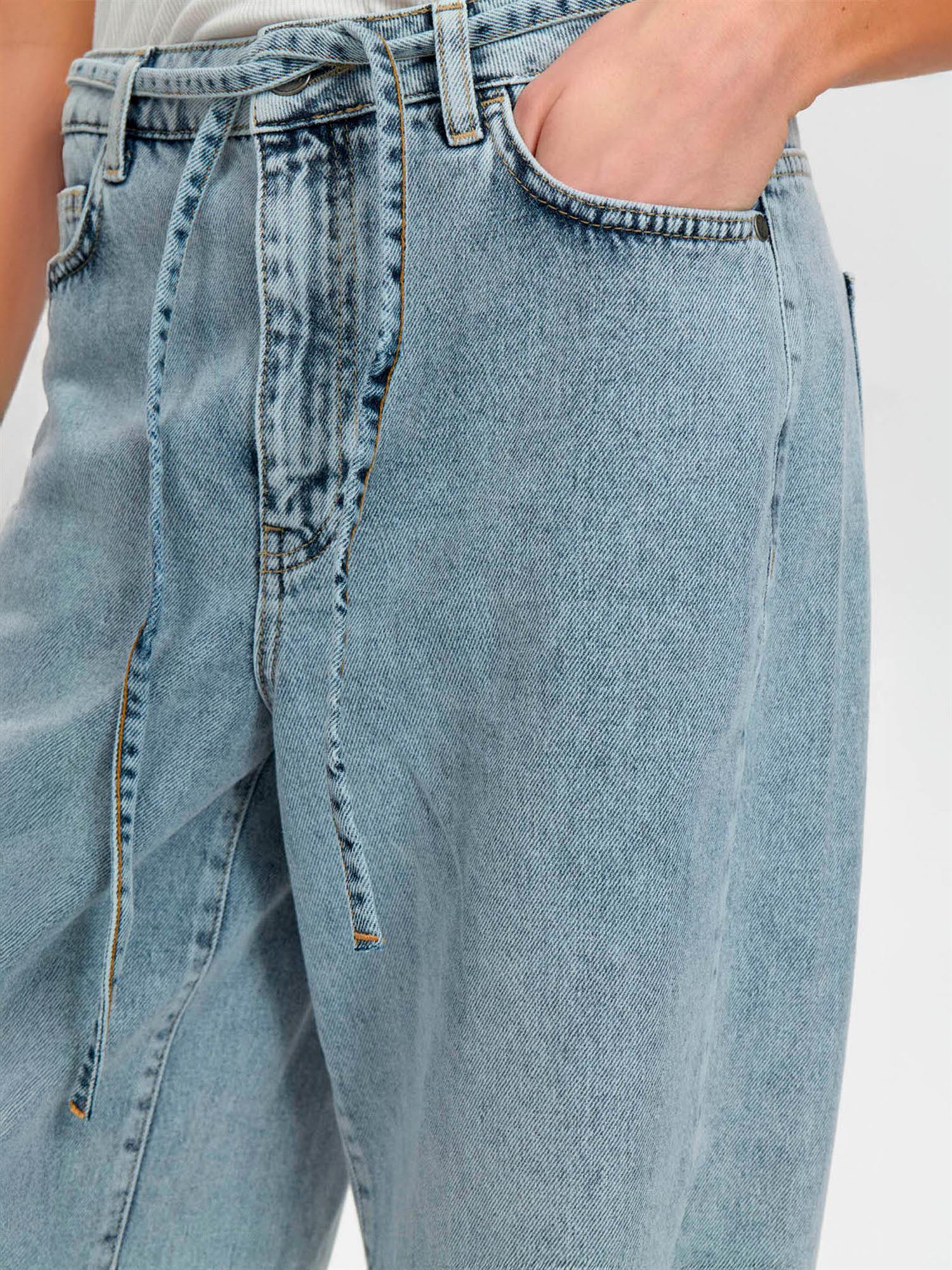 BROOKLYN JEANS - Lyseblå