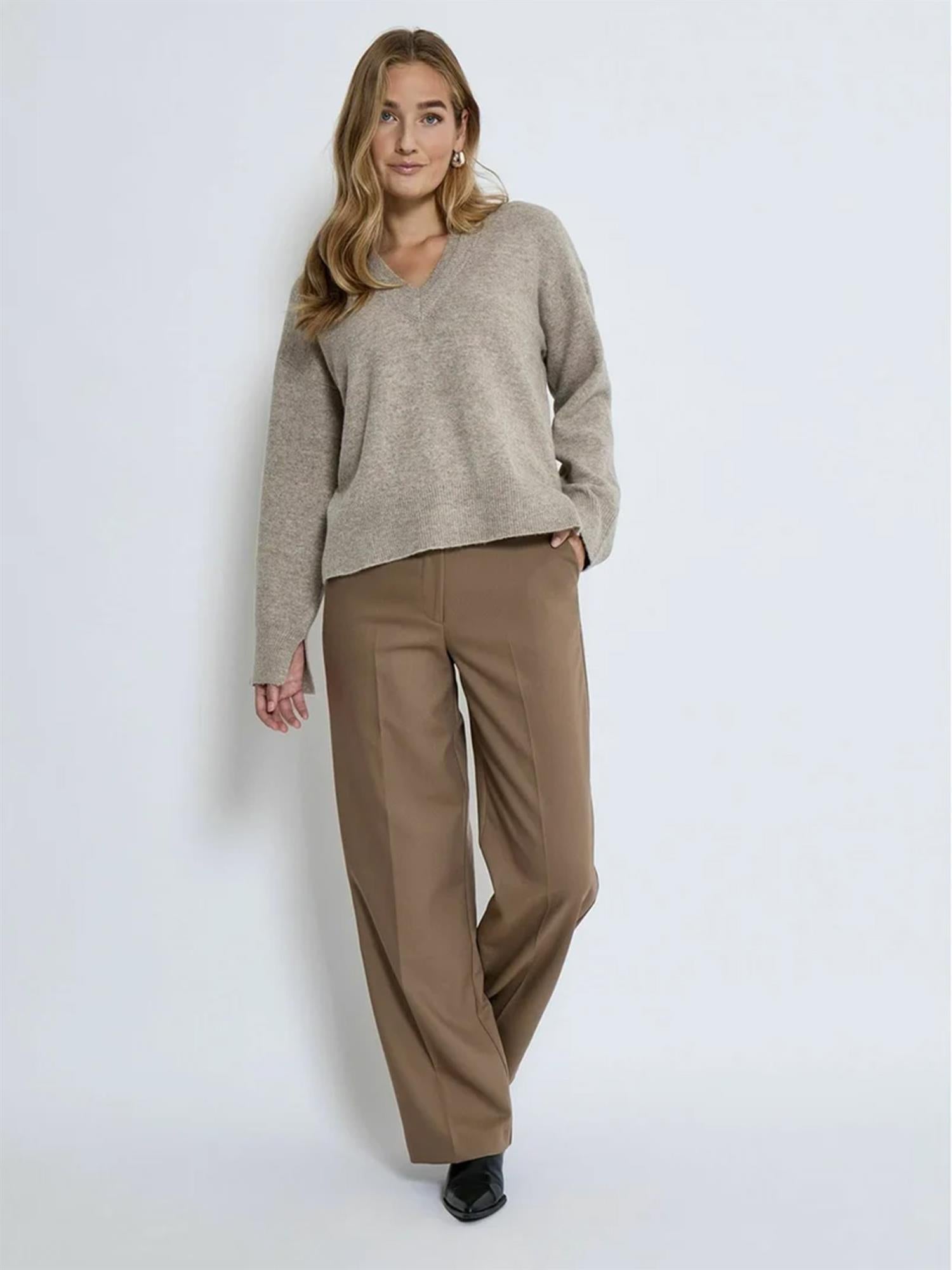 Casey V-neck knit - Beige