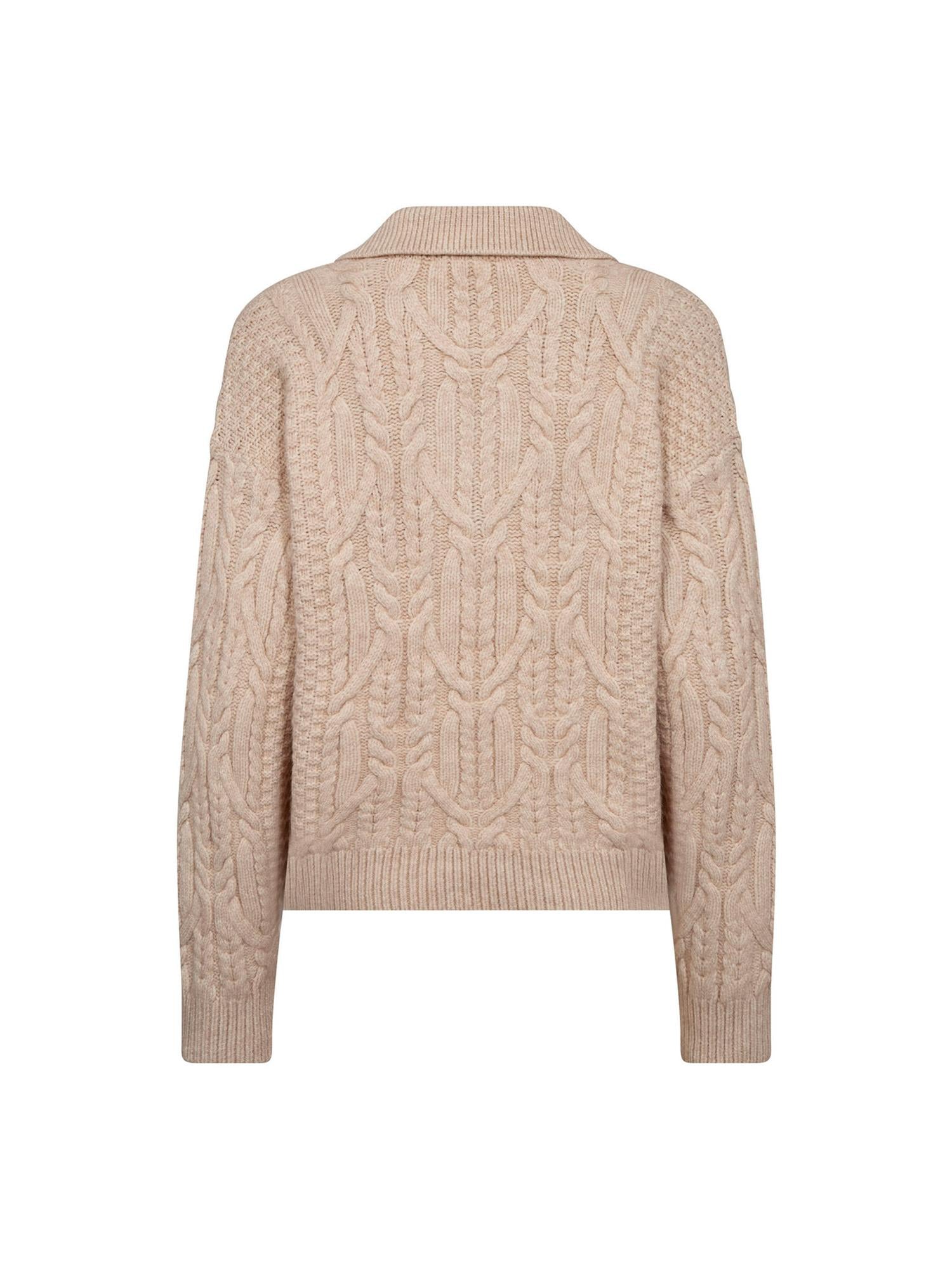 Row collar cable knit
