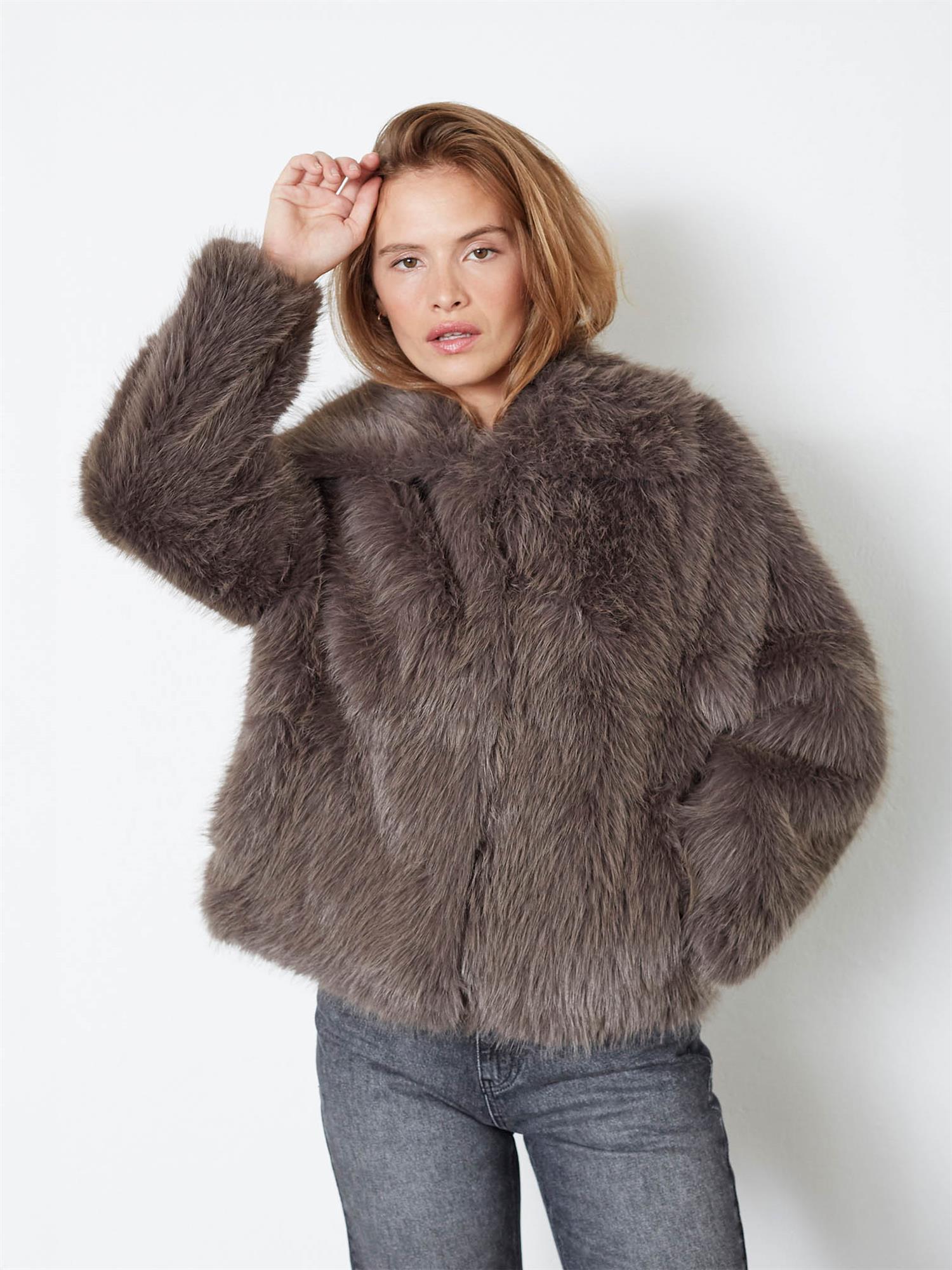 Kita furry jacket