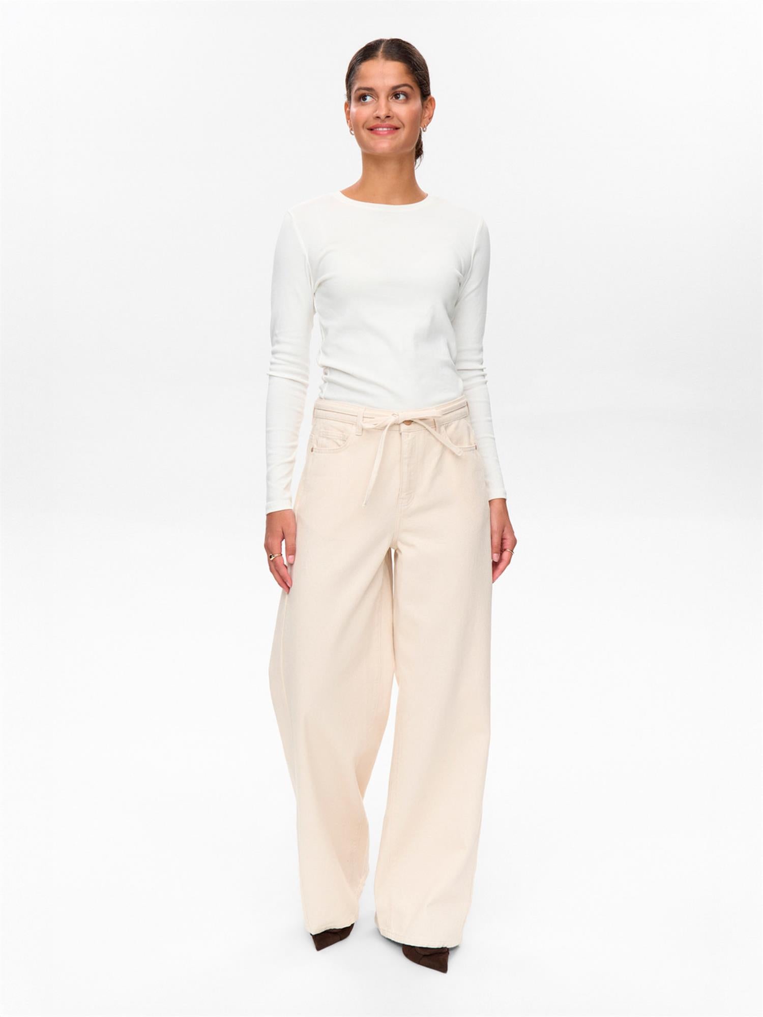 BROOKLYN SOLID JEANS