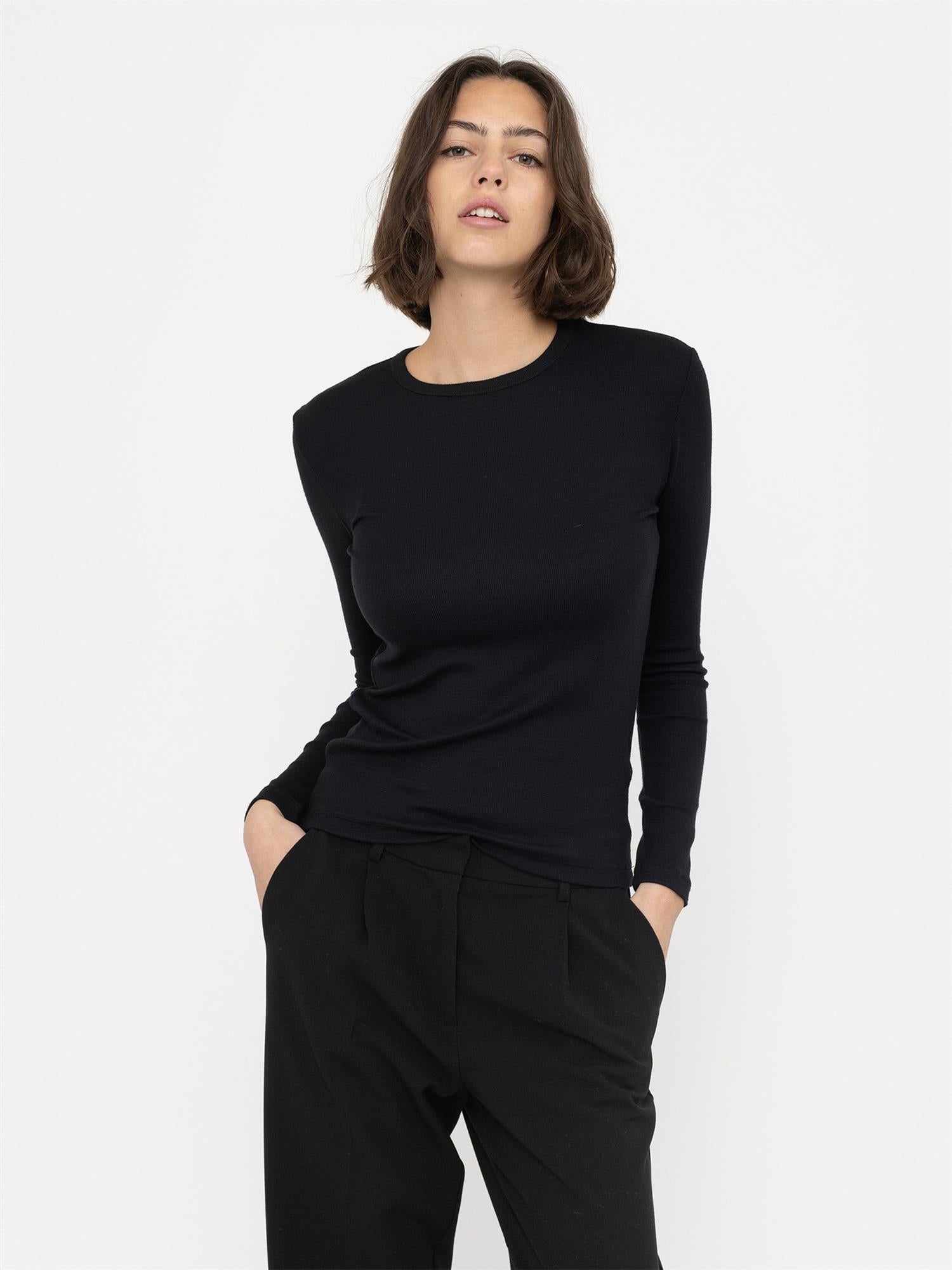 Fenja O-neck Top - Sort