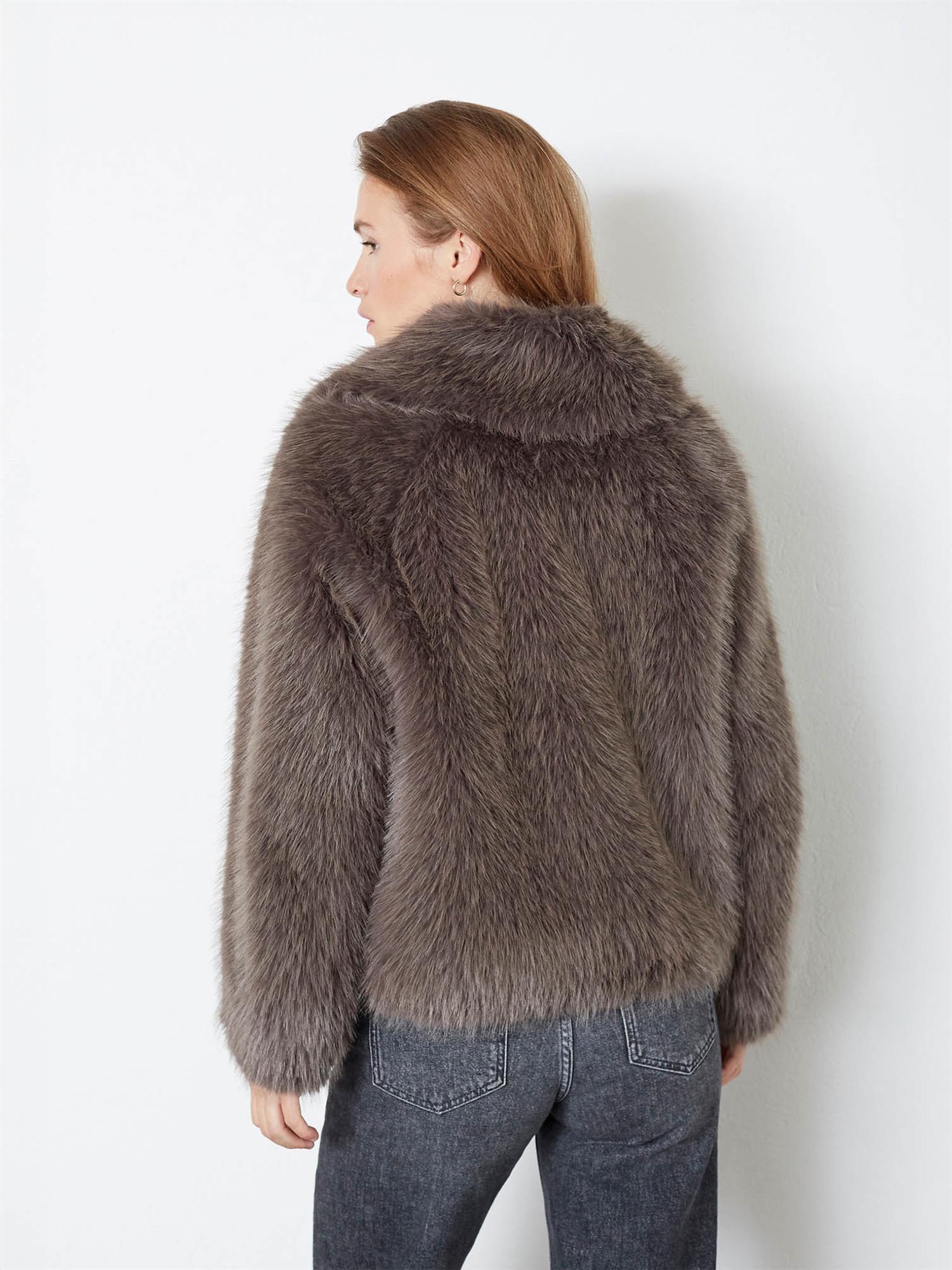 Kita furry jacket