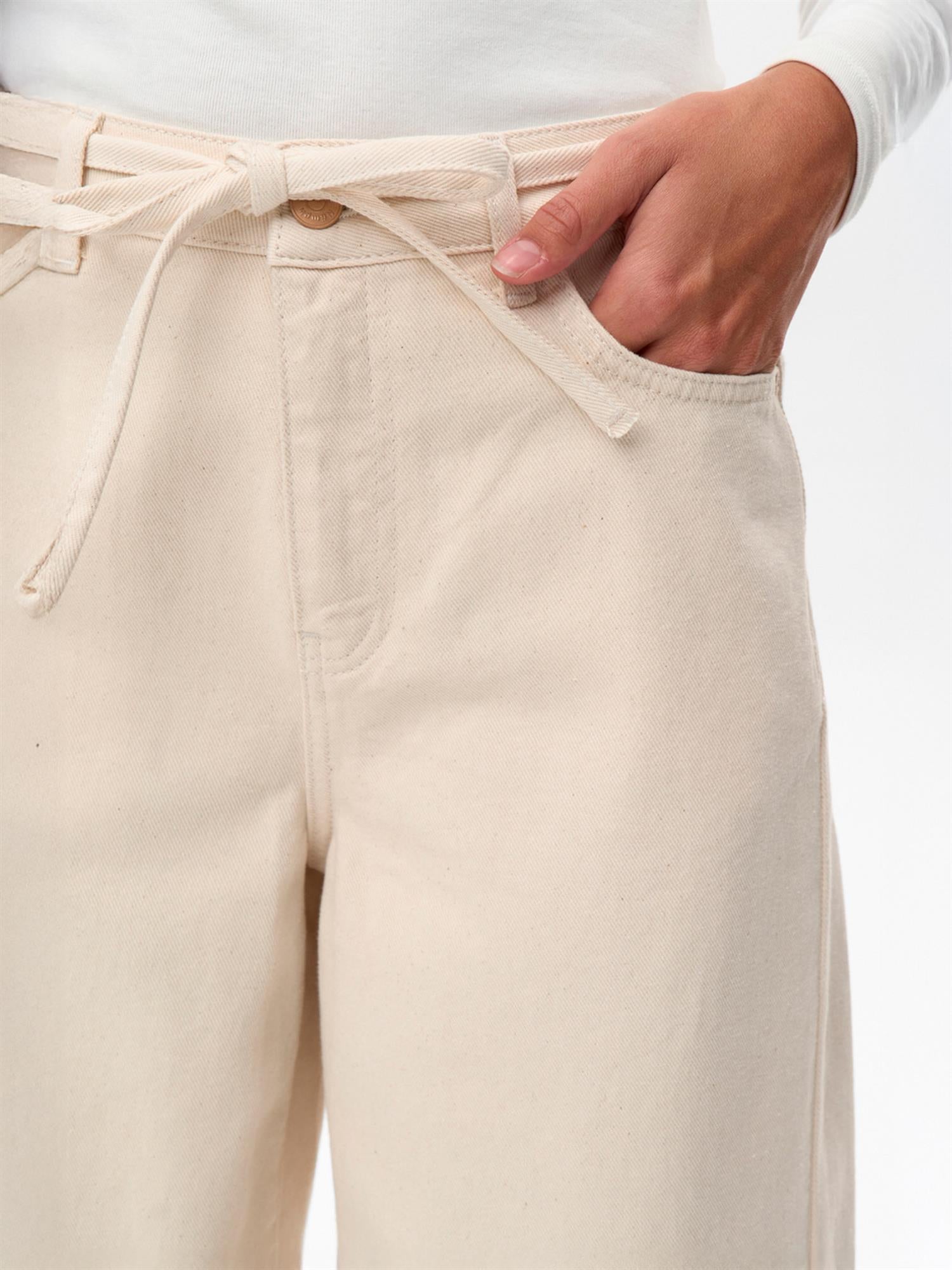 BROOKLYN SOLID JEANS