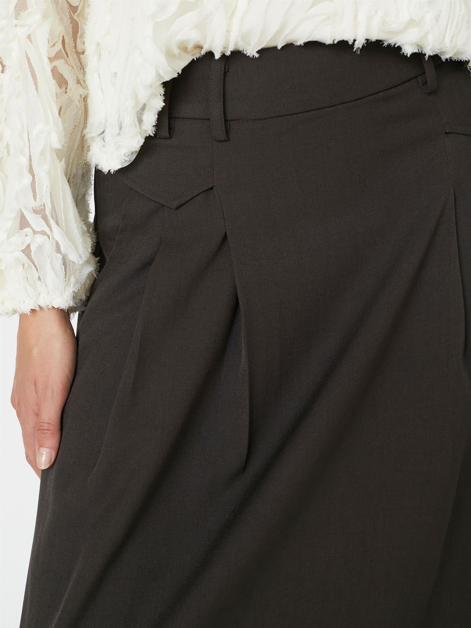Luna pocket pleat skirt