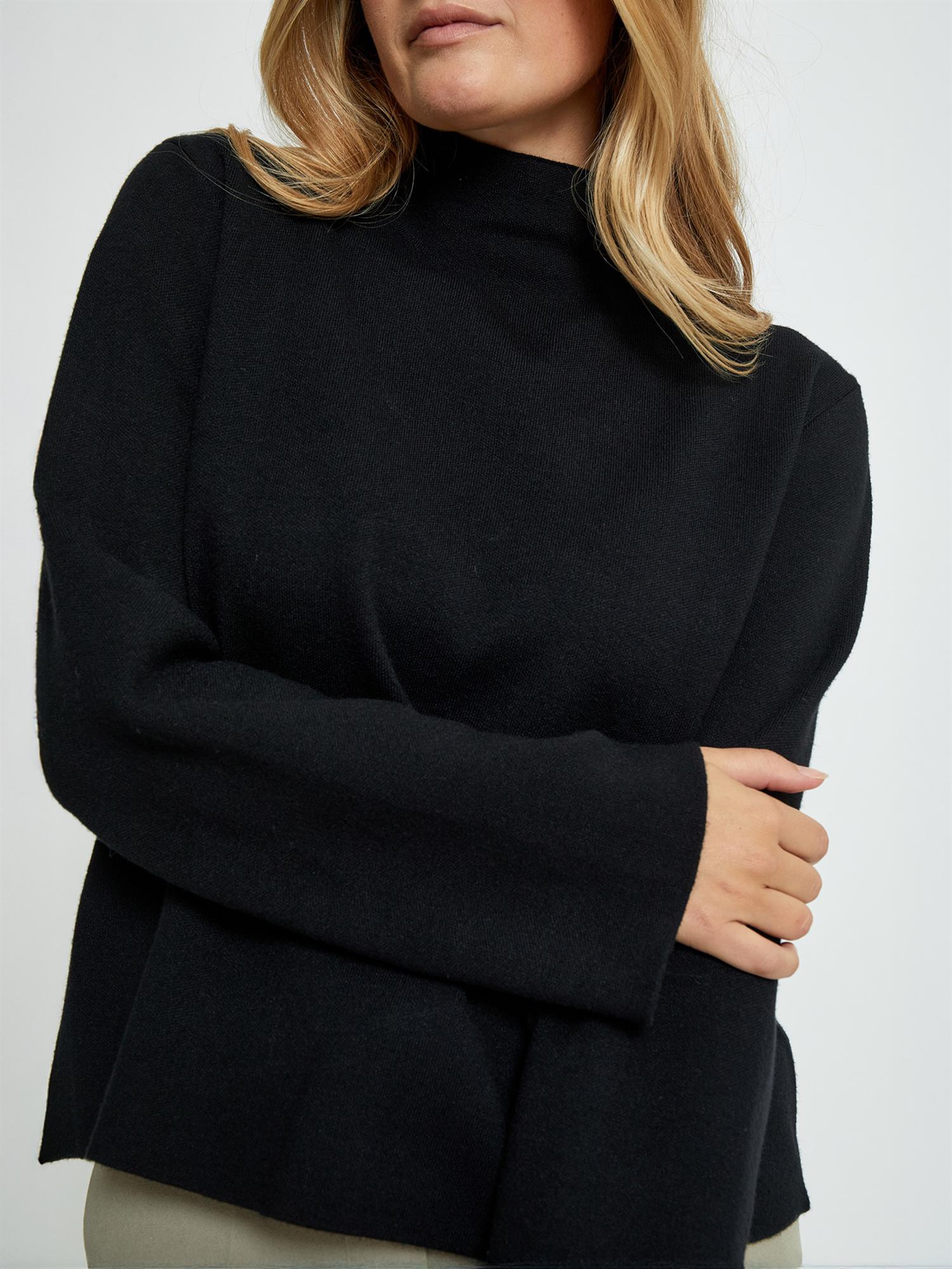 Lupi High Neck Knit Pullover