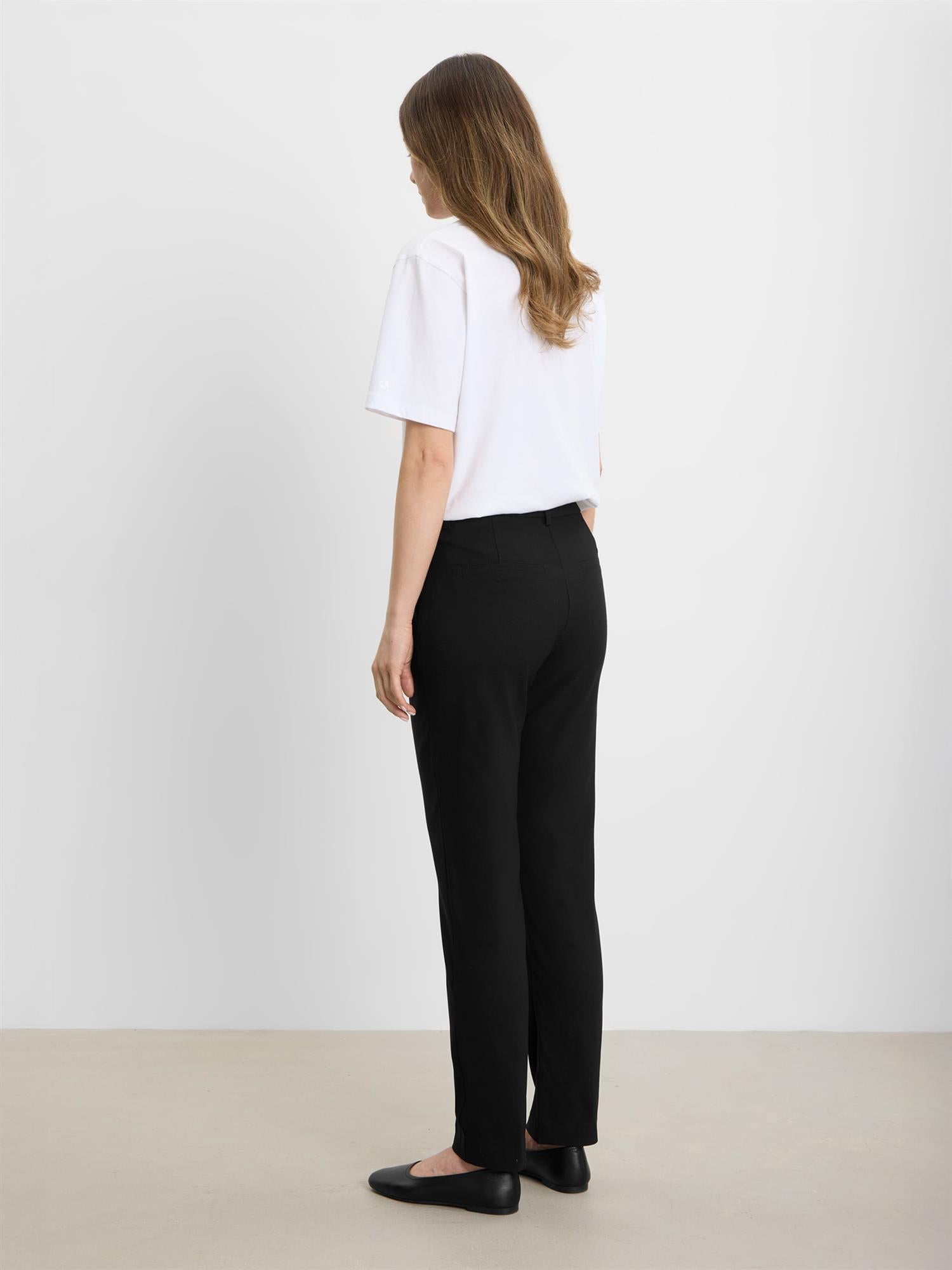Julia Regular SL