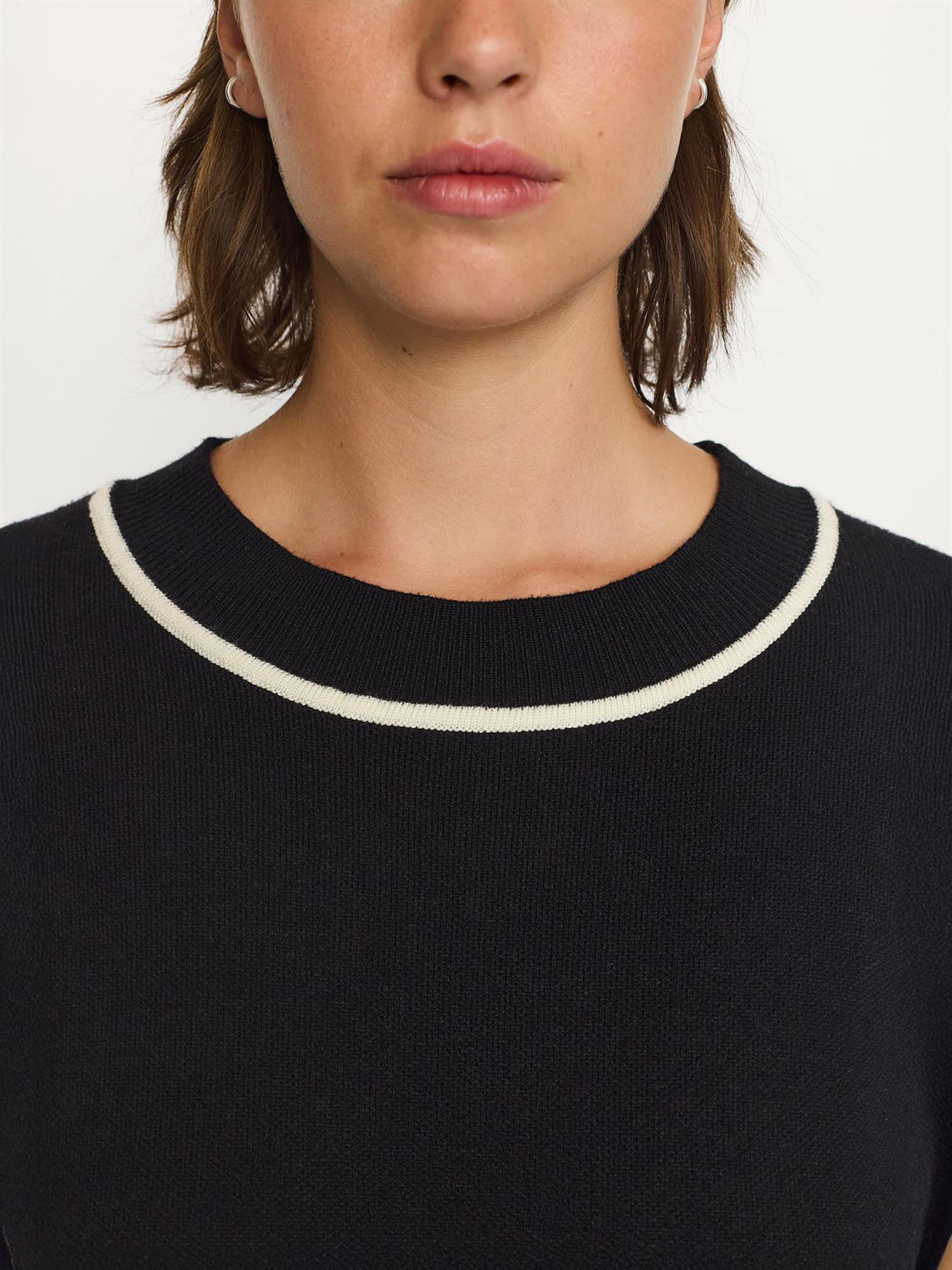 Flora Knit