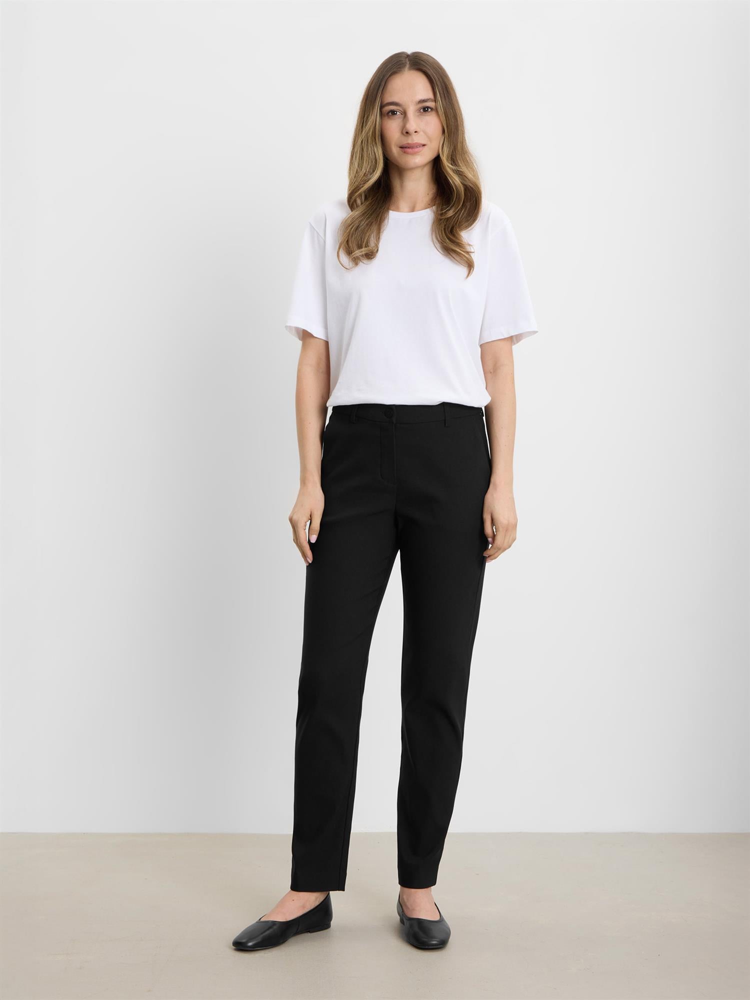 Julia Regular SL