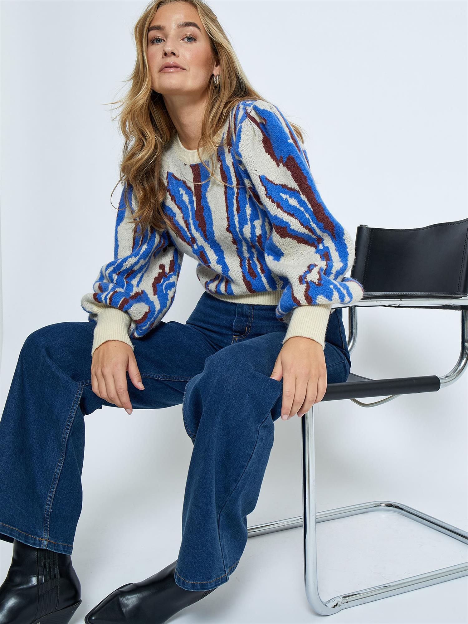 Floria Round Neck Knit Pullover